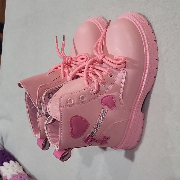 Girls Pink Heart Boots - Picture 4 of 11